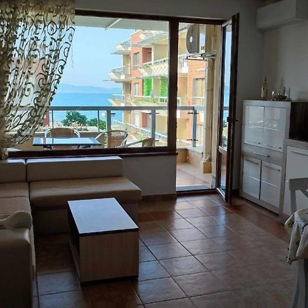 Cozy Apartment With Sea View And Free Parking Pomorie Eksteriør bilde