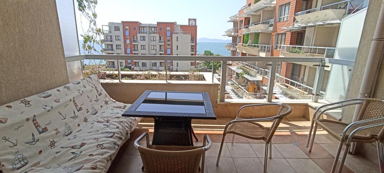Cozy Apartment With Sea View And Free Parking Pomorie Eksteriør bilde
